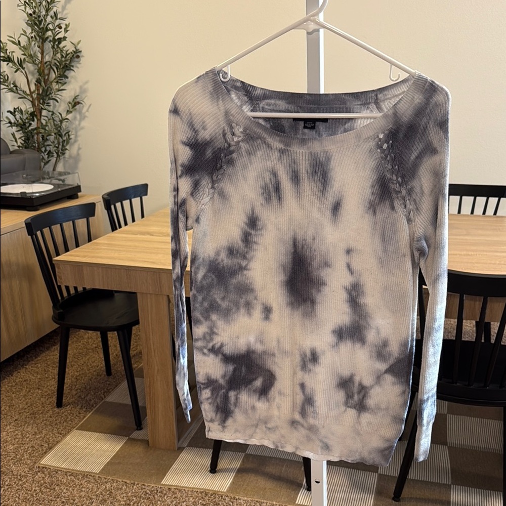 American Eagle Outfitters dark blue and white tie dye sweater